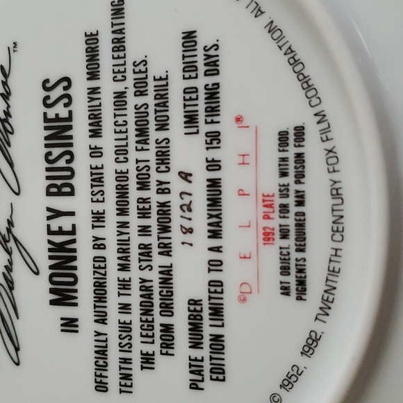 Marilyn Monroe "Monkey Business" by Chris Notarile Delphi 8.5" Collector Plate. - Picture 7 of 7